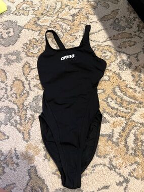 Arena Women's Black One-Piece Swimsuit - Streamline Performance